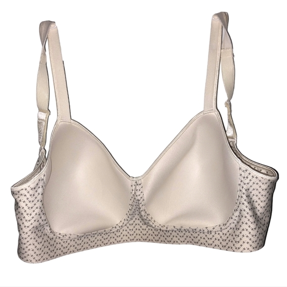Hanes 2XL+ Cooling Bra, wirefree comfort, light/soft padding. Convertible Straps - Picture 4 of 5